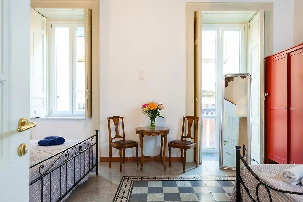 Don Pedro Rooms Vicere Di Toledo In The City Center Napoli Italia