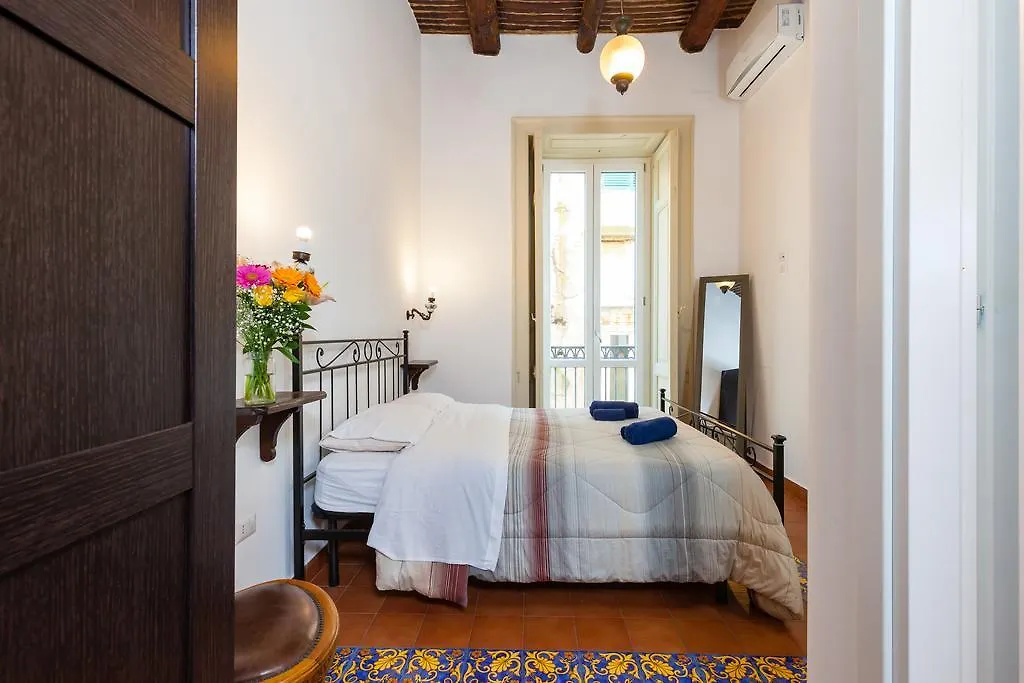 *** Affittacamere Don Pedro Rooms Vicere Di Toledo In The City Center Napoli Italia