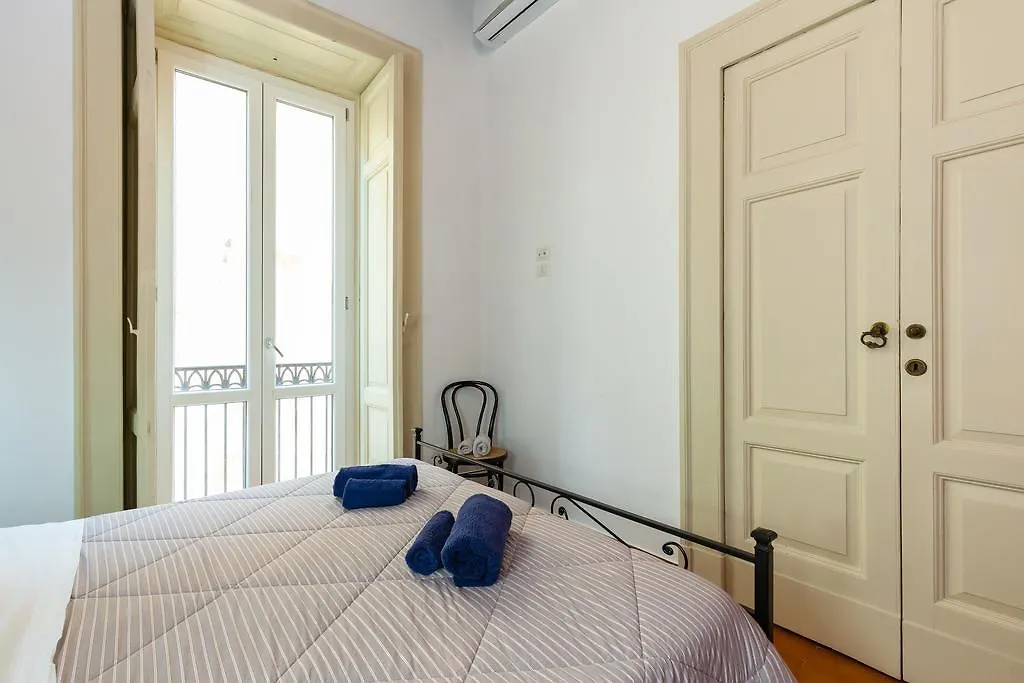 Affittacamere Don Pedro Rooms Vicere Di Toledo In The City Center Napoli