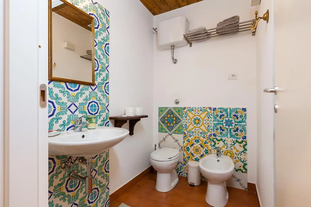 Don Pedro Rooms Vicere Di Toledo In The City Center نابولي 3*,
