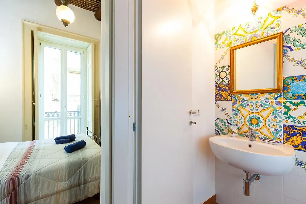 Don Pedro Rooms Vicere Di Toledo In The City Center نابولي 3*,  إيطاليا