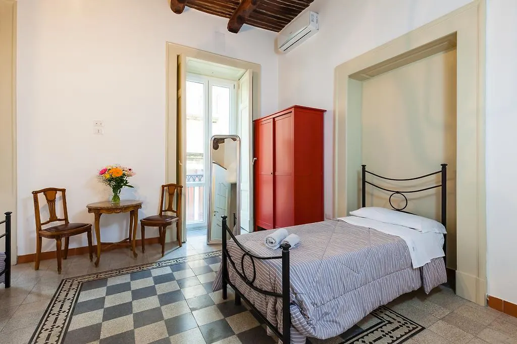 Don Pedro Rooms Vicere Di Toledo In The City Center نابولي 3*,