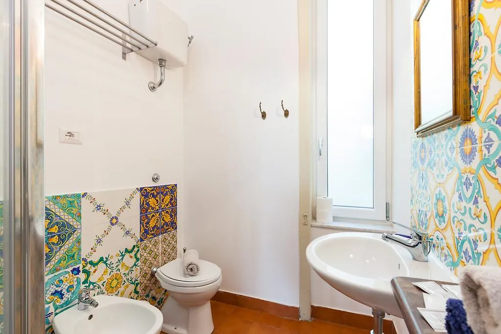 بيت ضيافة Don Pedro Rooms Vicere Di Toledo In The City Center نابولي