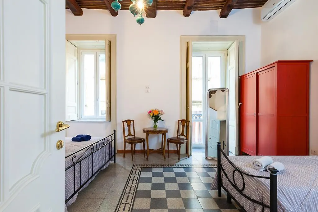 *** بيت ضيافة Don Pedro Rooms Vicere Di Toledo In The City Center نابولي إيطاليا