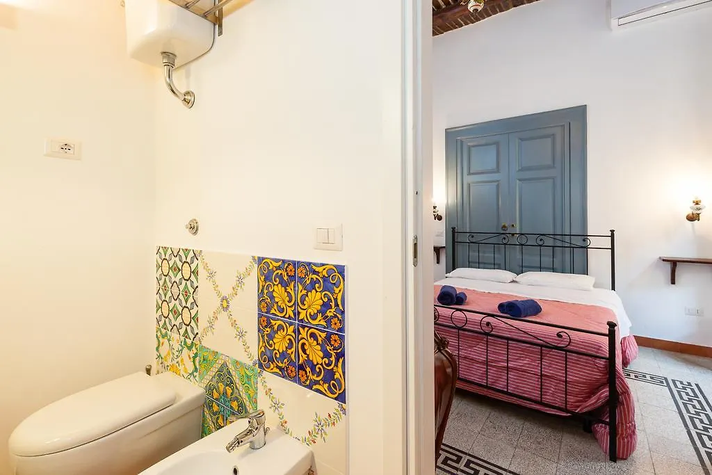 بيت ضيافة Don Pedro Rooms Vicere Di Toledo In The City Center نابولي